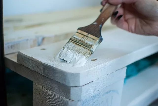 O que é laquear móveis e quanto custa esse serviço
