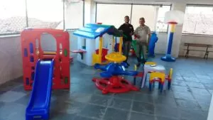 Playground infantil instalado em igreja no Galeão RJ.