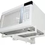 "Serviço profissional de instalação de suporte para micro-ondas, garantindo segurança, firmeza e otimização do espaço na cozinha de forma prática."