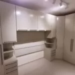 Closet planejado montado com nivelamento perfeito no Gale&atilde;o RJ